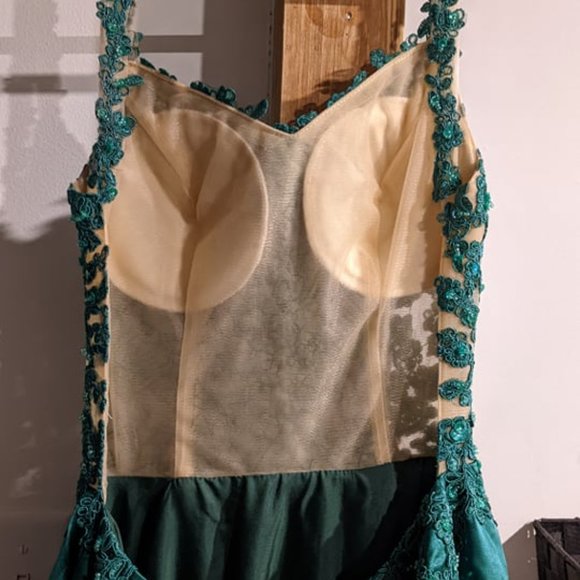 Emerald Green Sequined Beaded A-Line Ball Gown Prom Dress Open Back, NWOT - Picture 5 of 9